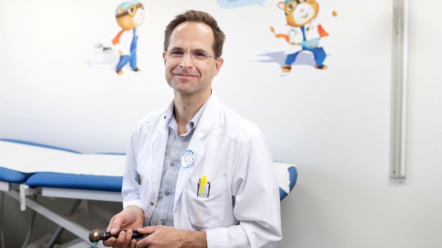 Allergialääkäri Peter Csonka Lasten Terveystalosta.